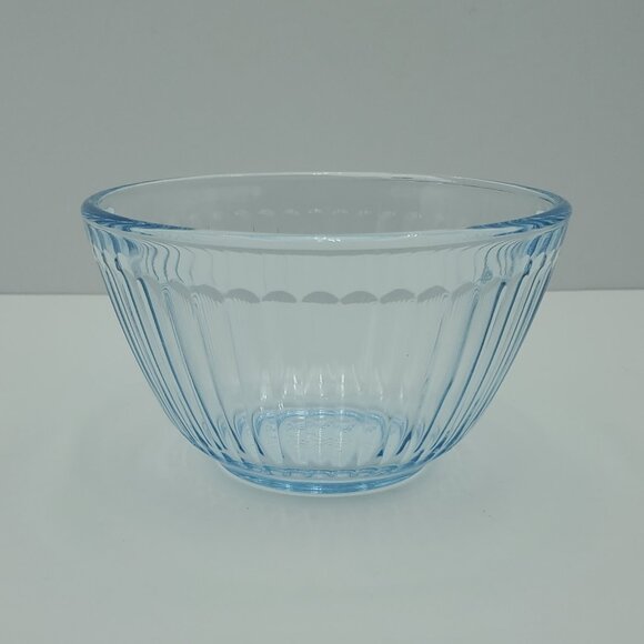 Pyrex 3 Cup Blue Tint Ribbed Bowl 7401 Small Mixing Serving Bowl - Picture 2 of 5